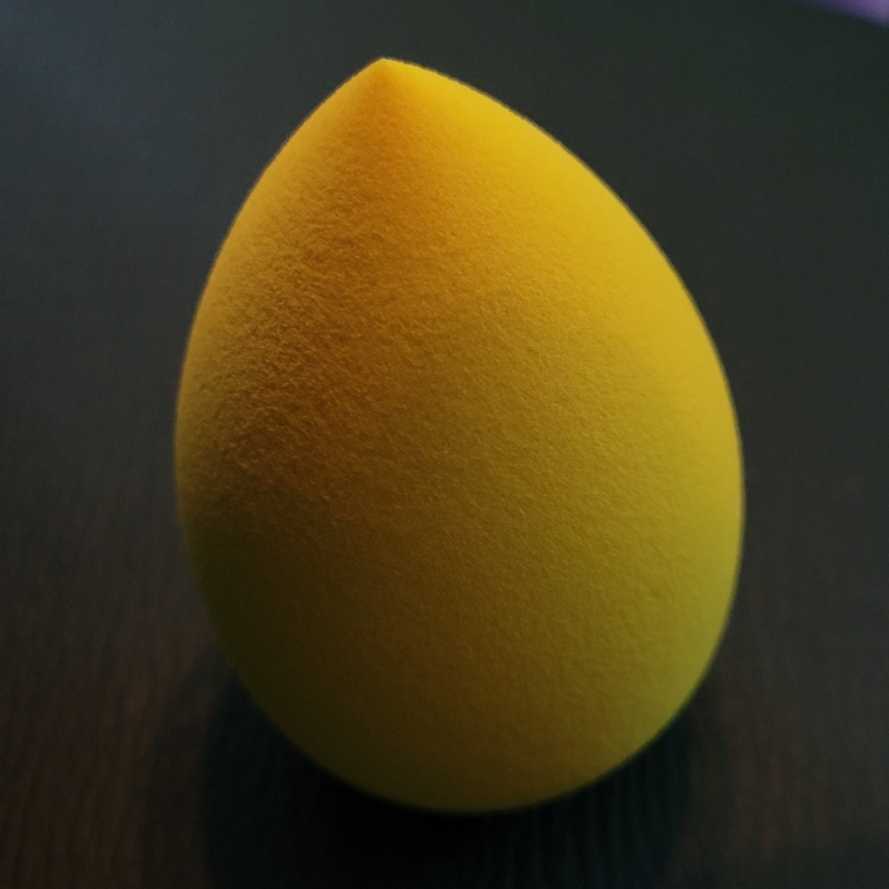 Sponge contouring tool